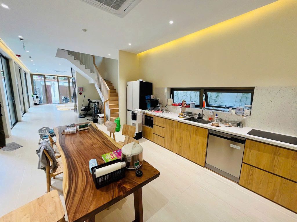 Rent · 7 bd · 200 м² · Quận Ngũ Hành Sơn, ул. TRẦN VĂN DƯ
