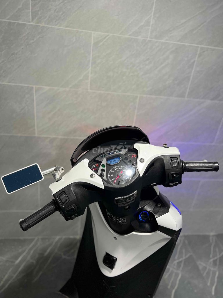 SHVN 125 smartkey lên Form Ý. Mua bán Xe máy tại Quận 7 Tp Hồ Chí Minh được đăng bởi Võ Phương  hình 3