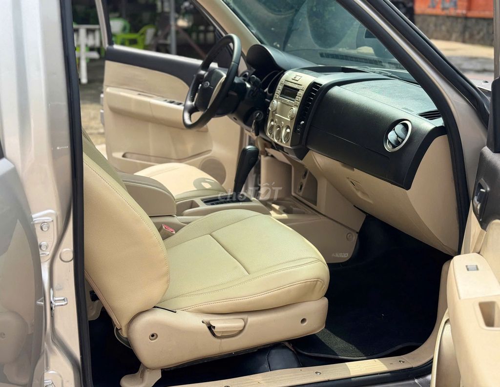 FORD EVEREST 2009 MÁY DẦU SỐ TỰ ĐỘNG. Mua bán Ô tô tại Huyện Hóc Môn Tp Hồ Chí Minh được đăng bởi CHỢ Ô TÔ AN SƯƠNG hình 12