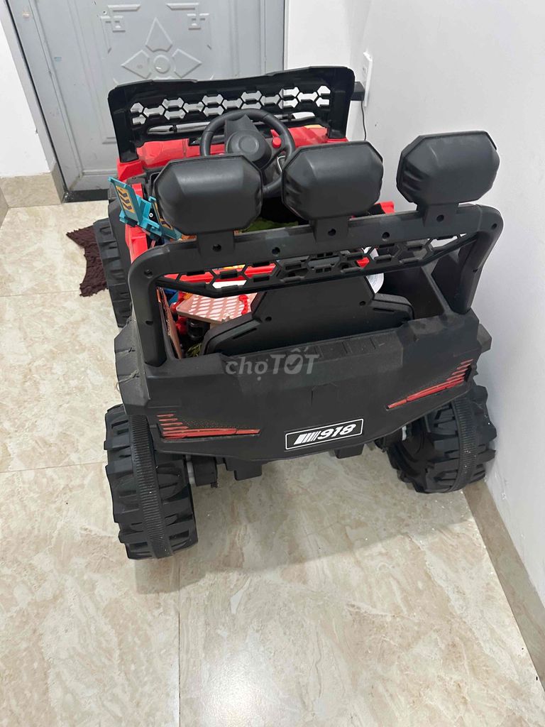 Xe ô tô điện trẻ em màu Đỏ nhựa. Mua bán Mẹ và bé tại Quận Cẩm Lệ Đà Nẵng được đăng bởi Tên chưa cung cấp hình 1