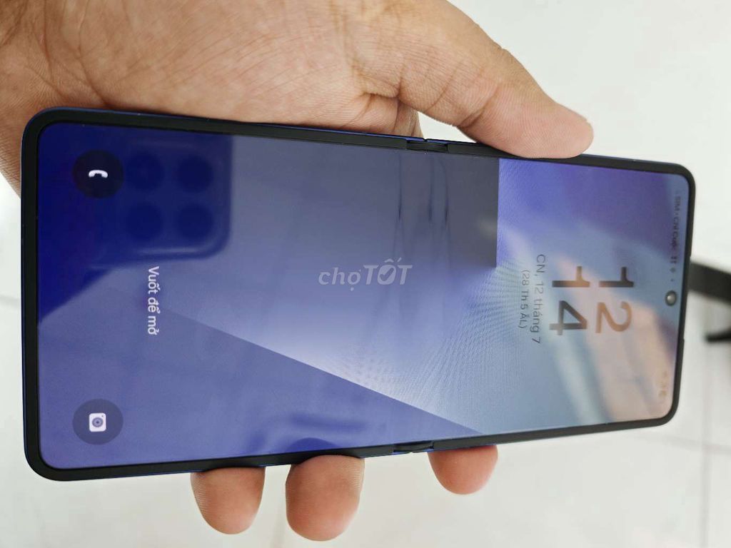 Samsung Galaxy Z Flip7 Xanh 12GB/256GB. Mua bán Điện thoại tại Quận Thanh Xuân Hà Nội được đăng bởi hoàng Fish hình 1