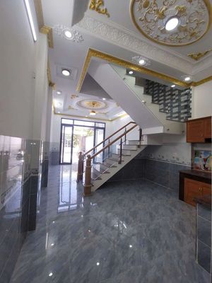 GIÁP QL13 - CỔNG ĐINH THỊ THI KĐT VẠN PHÚC -5 TẦNG - 261.5M- NGÓT 8 TỶ