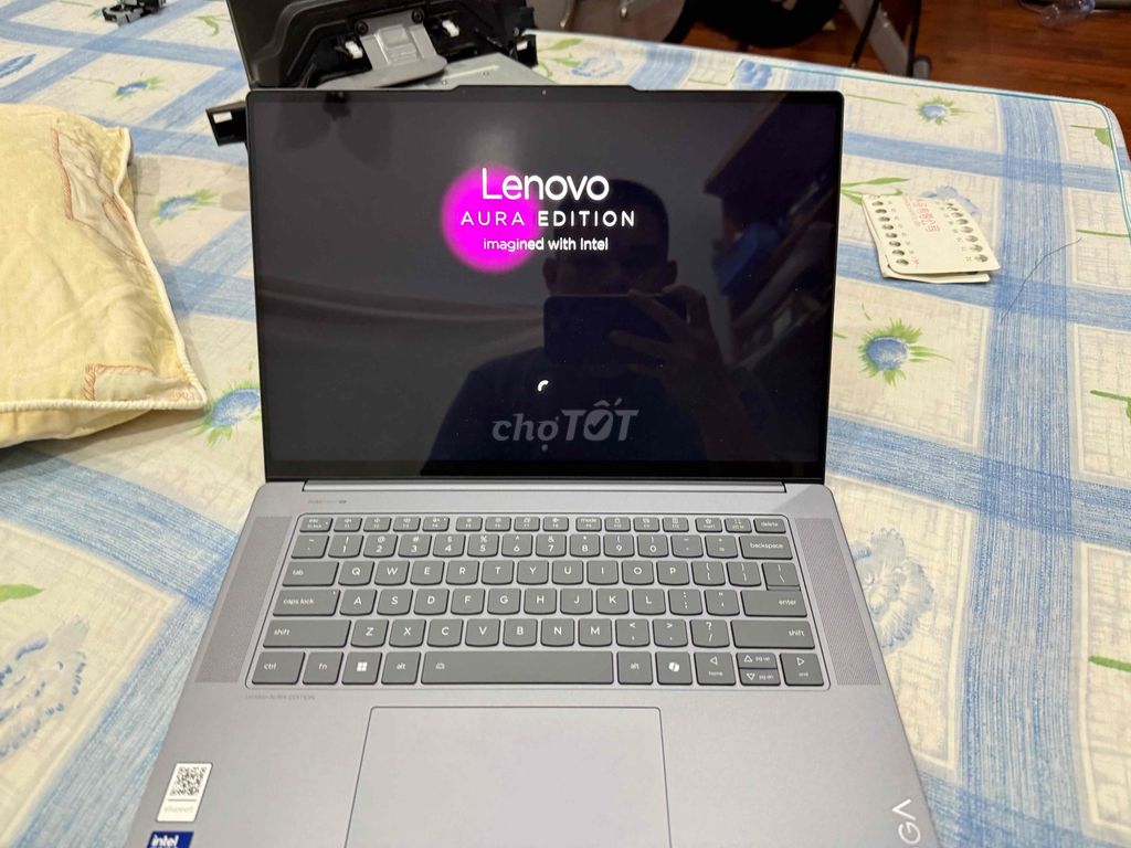Lenovo Yoga Slim 7 Aura Core Ultra 7 258v 32GB/1TB. Mua bán Laptop tại Quận Tây Hồ Hà Nội được đăng bởi Phạm Việt Dũng hình 1