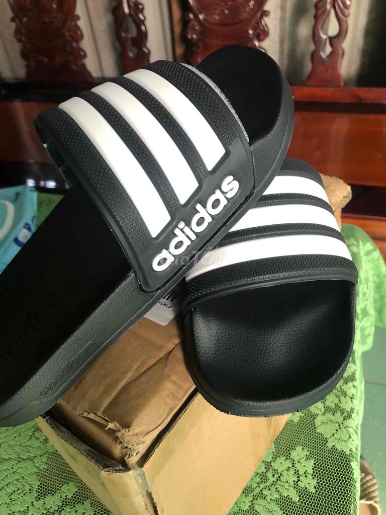Dép lê Adidas Đen trắng size 42. Mua bán Giày dép tại Quận Ô Môn Cần Thơ được đăng bởi tribui hình 1