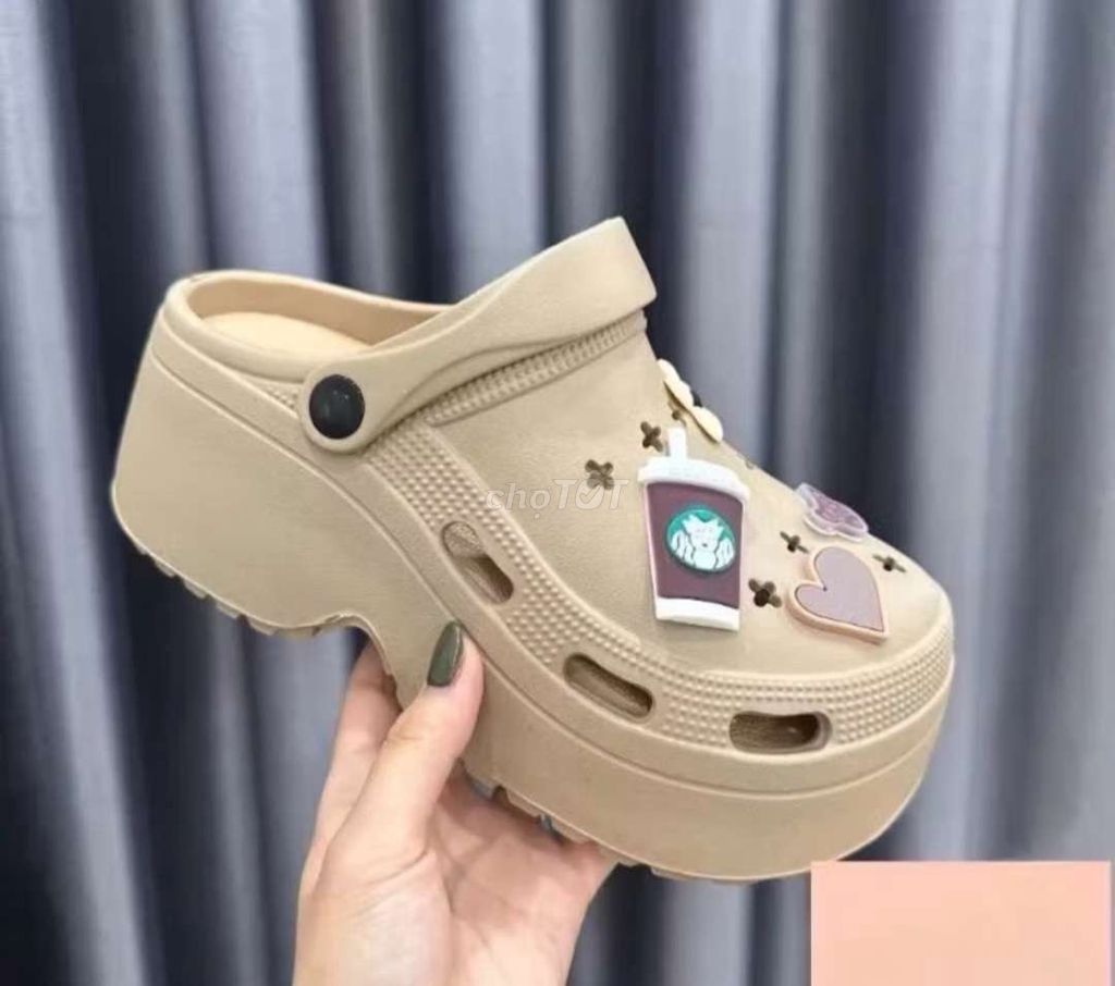 Dép sục crocs size 36-37. Mua bán Giày dép tại Quận Tân Bình Tp Hồ Chí Minh được đăng bởi Thùy hình 3