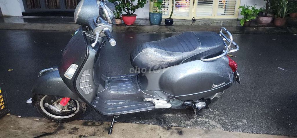 Piaggio Vespa GTS 3Vie 2013 серый с роскошной доставкой