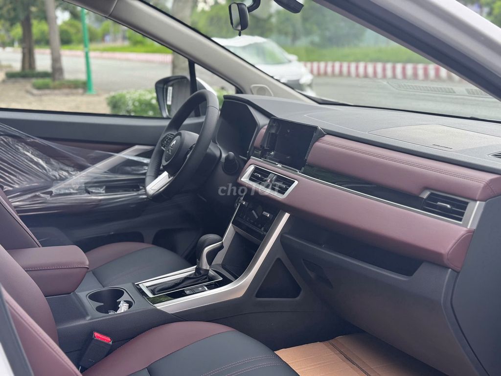 Xpander Cross NEW / Giảm 100% TB /Xe sẵn giao ngay. Mua bán Ô tô tại Quận 1 Tp Hồ Chí Minh được đăng bởi Nam Mitsubishi Quận 1 hình 11