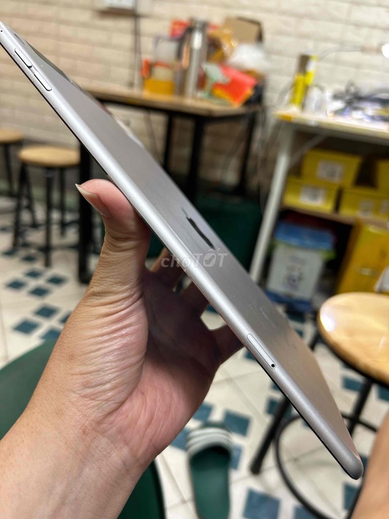 Bán Rẻ iPad Air2 64gb 4g 98% chưa sửa chữa đẹp 98%