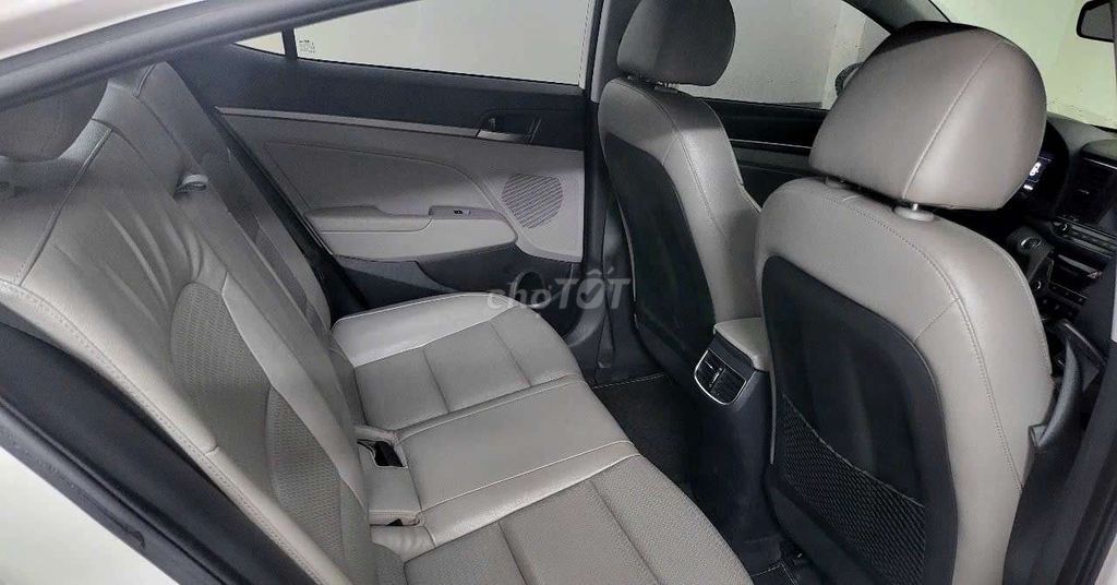 Elantra 2.0 AT - 72000 km (sơn zin máy zin 100%). Mua bán Ô tô tại Thành phố Vũng Tàu Bà Rịa - Vũng Tàu được đăng bởi Ha Lam hình 4