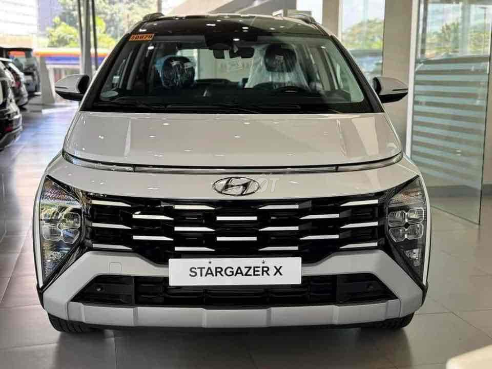 Hyundai Stargazer X- Xe nhập khẩu- khuyến mãi tốt