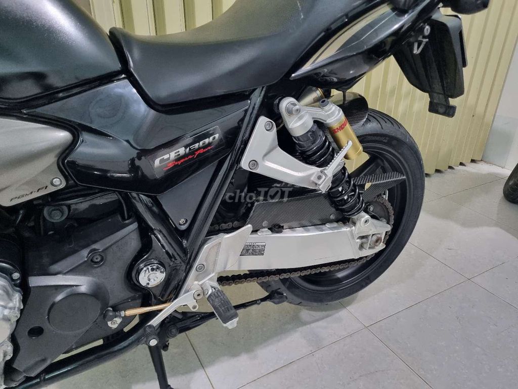 Honda CB 1300 Super Four 2010. Mua bán Xe máy tại Thành phố Vị Thanh Hậu Giang được đăng bởi Ken Đáng hình 9