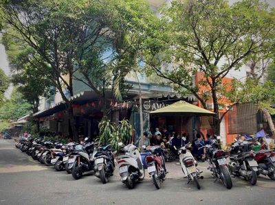 Tuyển nhân viên phục vụ và pha chế quận Tân Bình