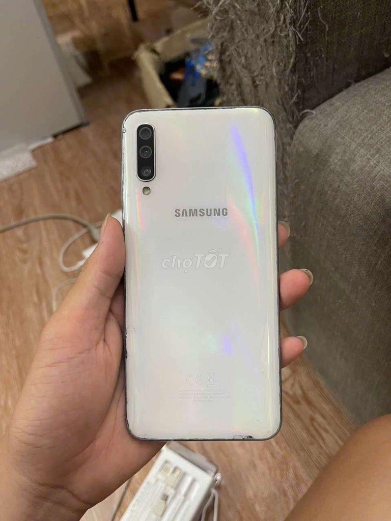 Samsung A50, 4/64g, mất vân, màn zin . Mua bán Điện thoại tại Thành phố Thủ Dầu Một Bình Dương được đăng bởi Phước Mobile hình 1