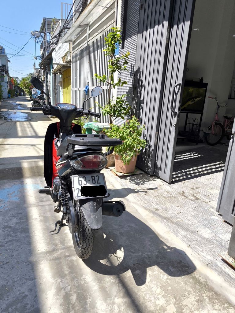 xe Yamaha Sirius RC 2013 đỏ đen + thùng givi. Mua bán Xe máy tại Quận 12 Tp Hồ Chí Minh được đăng bởi lan phương hình 2