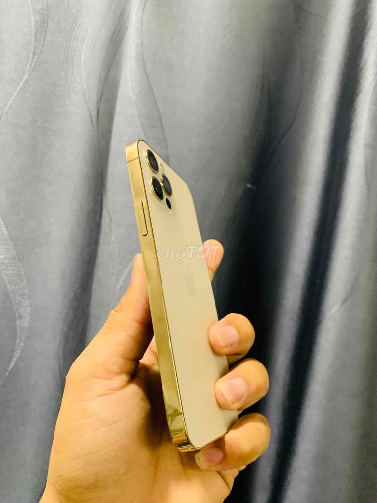 iphone 12 pro  256gb quốc tế zin áp ốc đẹp 99%. Mua bán Điện thoại tại Quận Ninh Kiều Cần Thơ được đăng bởi shop một chín tám tám hình 4