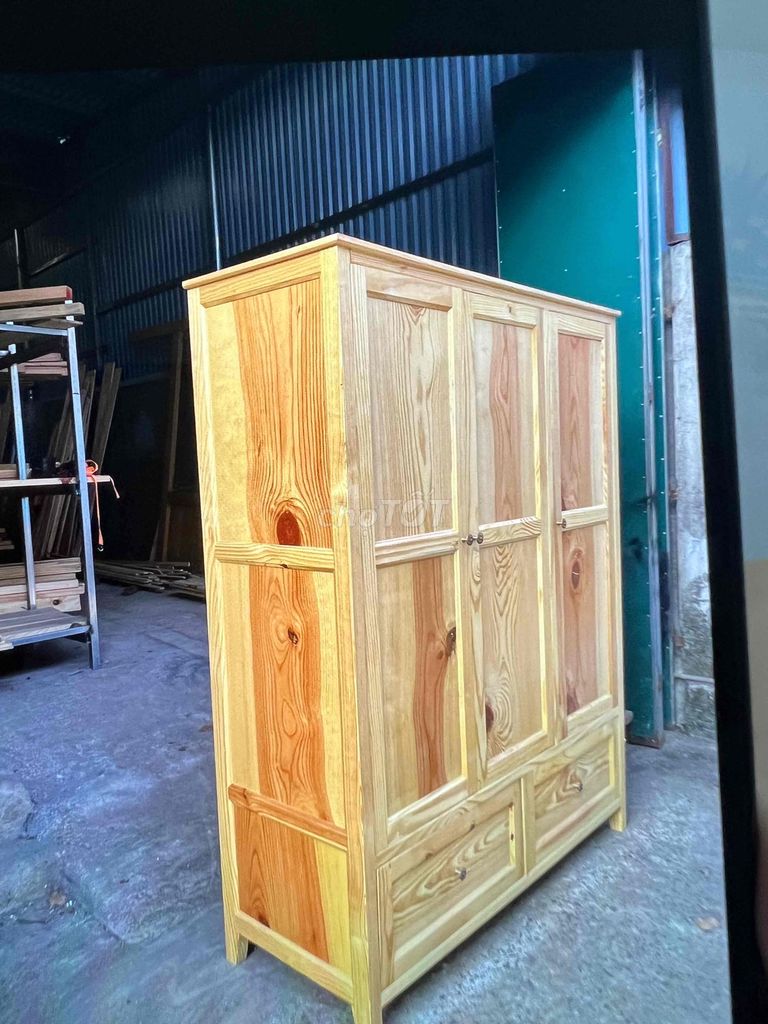 Tủ quần áo gỗ thông Mỹ 3 cánh. Mua bán Tủ, kệ gia đình tại Thành phố Buôn Ma Thuột Đắk Lắk được đăng bởi MINH HIỀN hình 1