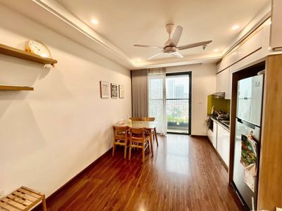 CHÍNH CHỦ CHO THUÊ CĂN 2PN tòa A full đồ, ban công hướng Nam Định Công