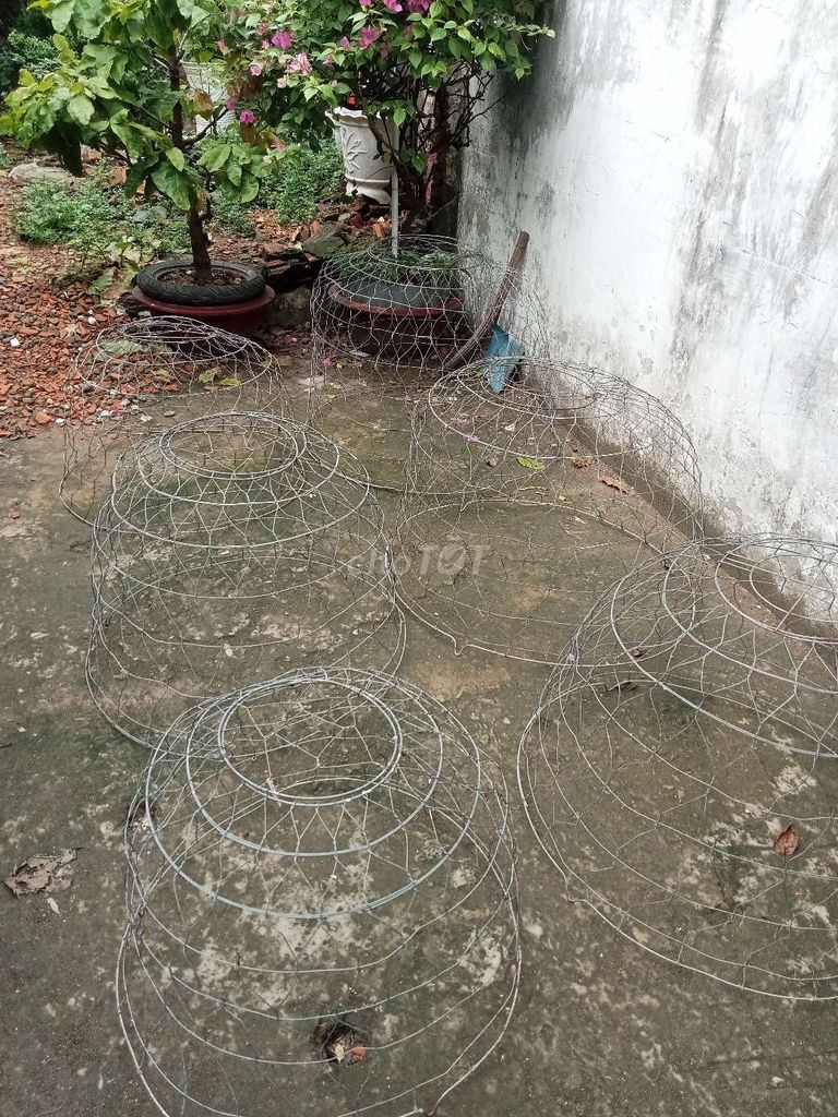 Lồng chim kim loại màu bạc. Mua bán Phụ kiện, Thức ăn, Dịch vụ tại Quận 8 Tp Hồ Chí Minh được đăng bởi Lê Thanh Hiền hình 1