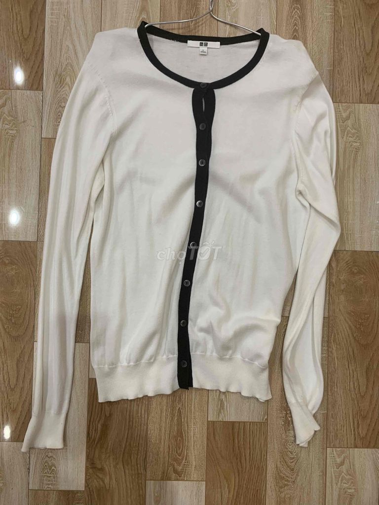 Áo khoác cardigan Uniqlo Nữ. Mua bán Quần áo tại Huyện A Lưới Thừa Thiên Huế được đăng bởi Quỳnh Ngọc hình 1