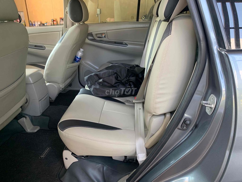 Toyota Innova 2015 E - 129000 km