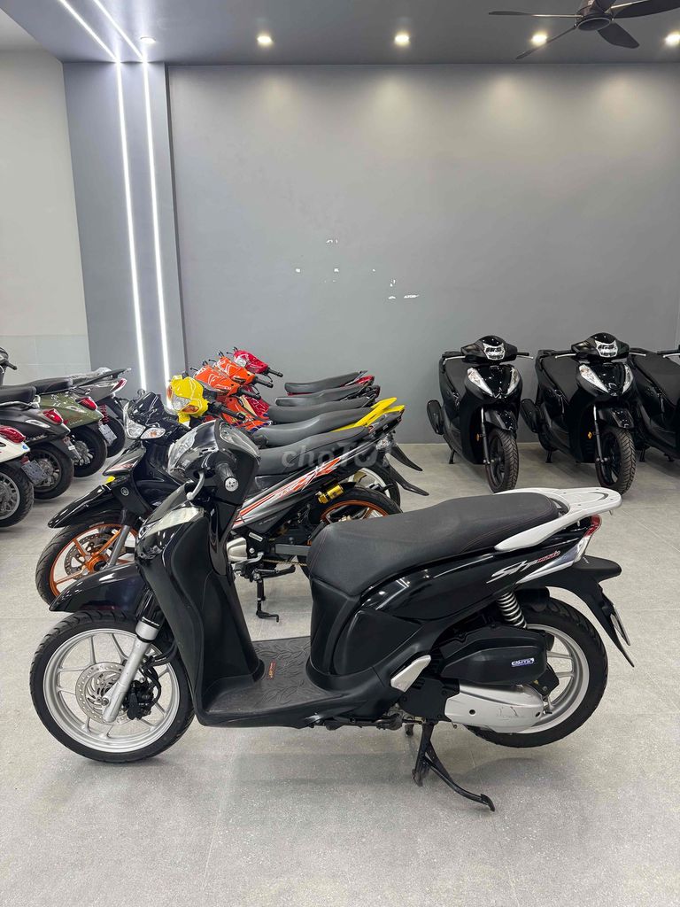Honda SH Mode 2013 Đen rin xe chuẩn đẹp. Mua bán Xe máy tại Quận Cái Răng Cần Thơ được đăng bởi Cửa Hàng Xe Máy Quang Sang hình 3
