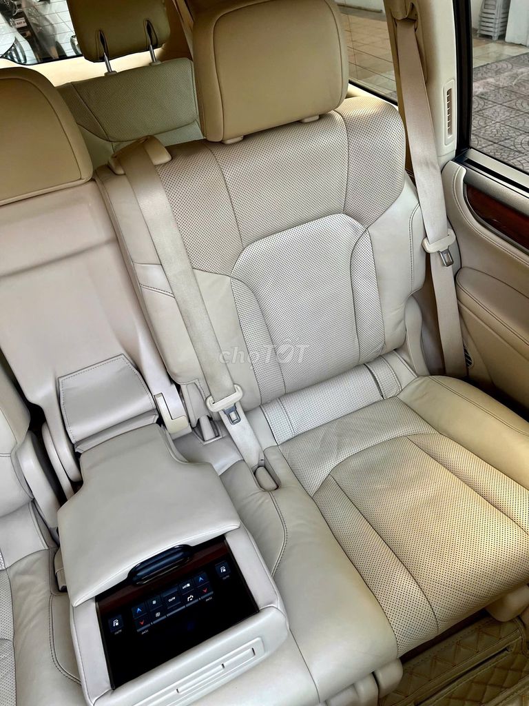 Lexus LX570 Trung Đông 2017 nội thất kem, bền sang. Mua bán Ô tô tại Quận Long Biên Hà Nội được đăng bởi Long Biên Cars hình 8