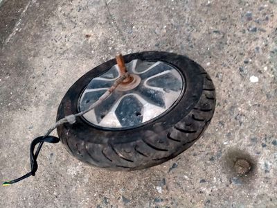 Bánh xe điện. Mua bán Phụ tùng xe tại Quận Cẩm Lệ Đà Nẵng được đăng bởi Huynh NGoc Duy