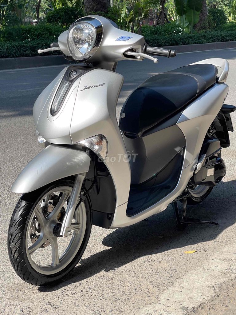 Yamaha Janus 2025 125 Bạc sần 12.000km. Mua bán Xe máy tại Quận Đống Đa Hà Nội được đăng bởi Hà hình 3