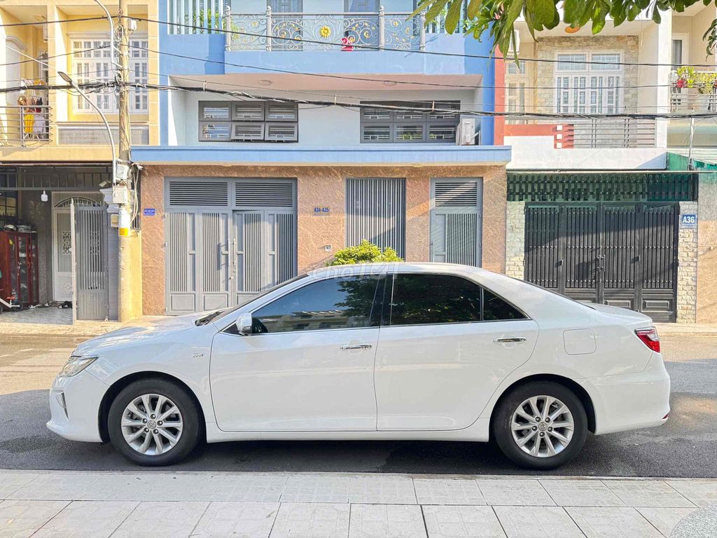 Toyota Camry 2015 2.0E - 90000 km