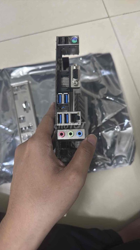 Cần bán combo main chip