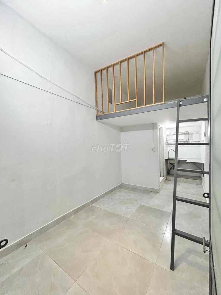 🔥PHÒNG TRỌ CÓ GÁC RỘNG SẴN MÁY LẠNH_GẦN CHÂN CẦU CÔNG LÝ