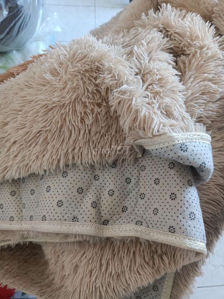 Cần pass lại tấm thảm lông kt 90*110. Mua bán Nội thất, đồ gia dụng khác tại Quận 11 Tp Hồ Chí Minh được đăng bởi AHUIS hình 1