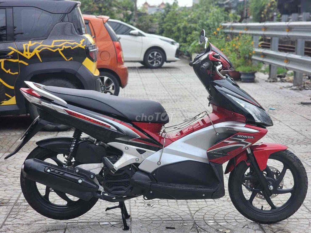 Honda Air Blade 2010 красно-черный автомат