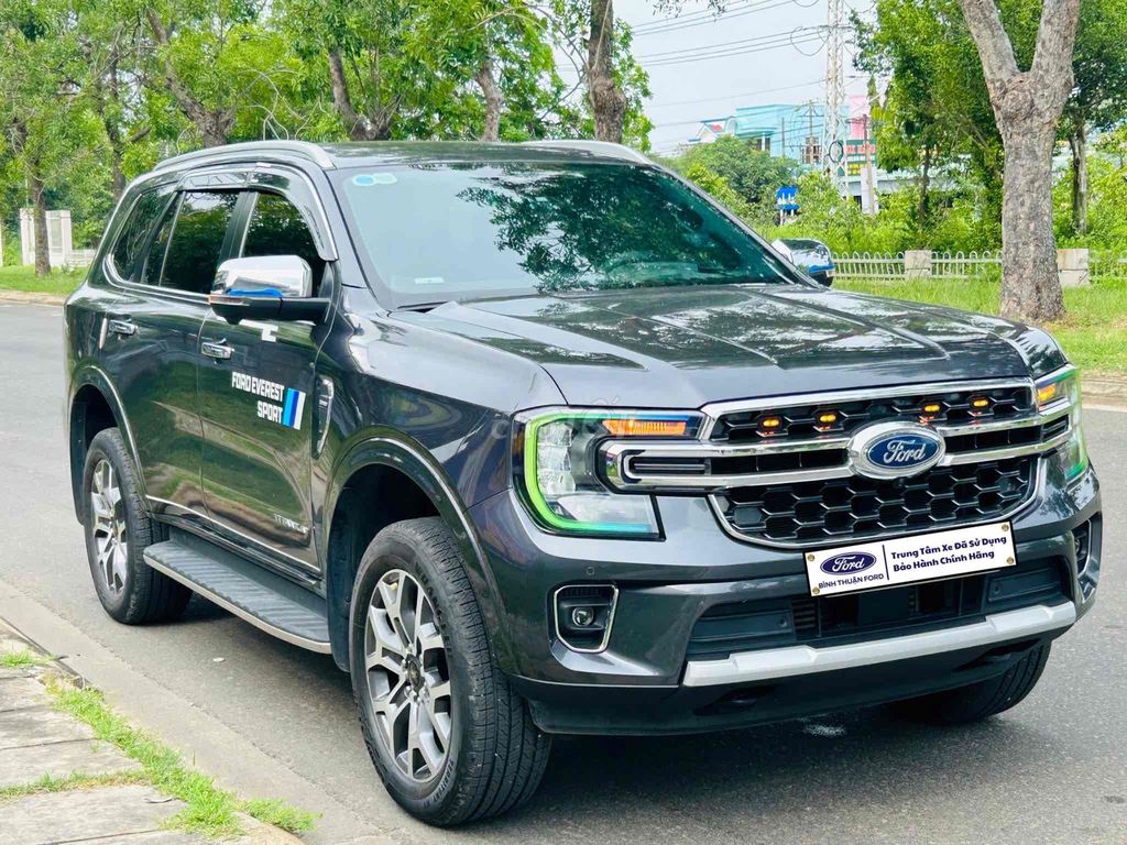Ford Everest 2023 Titanium 2.0L 4x2 AT - 45000 km. Mua bán Ô tô tại Thành phố Buôn Ma Thuột Đắk Lắk được đăng bởi Hoài Chỉnh Ford hình 2