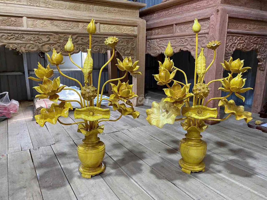 Bình hoa sen gỗ vàng. Mua bán Cây cảnh, đồ trang trí tại Quận Thanh Xuân Hà Nội được đăng bởi Nguyễn Đức Liêm hình 1