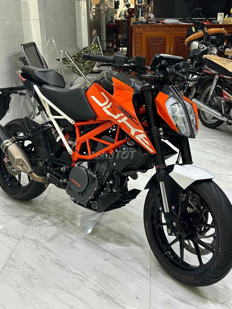 KTM DUKE 390. Mua bán Xe máy tại Quận 8 Tp Hồ Chí Minh được đăng bởi Trần Hoàng  hình 1