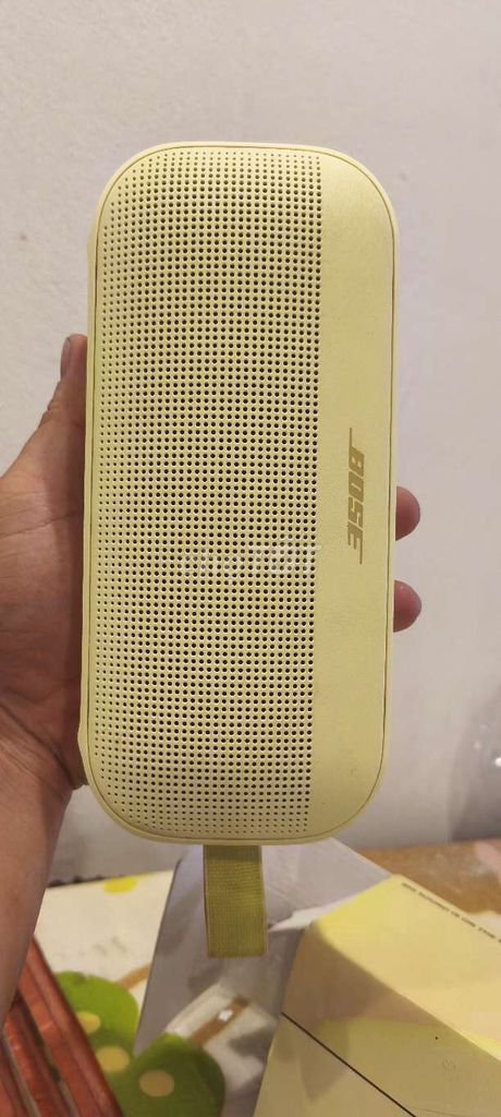 Loa Bluetooth Bose Flex 2 Vàng nhạt Đã sử dụng. Mua bán Tivi, Âm thanh tại Quận Thanh Xuân Hà Nội được đăng bởi Tuyên hình 1