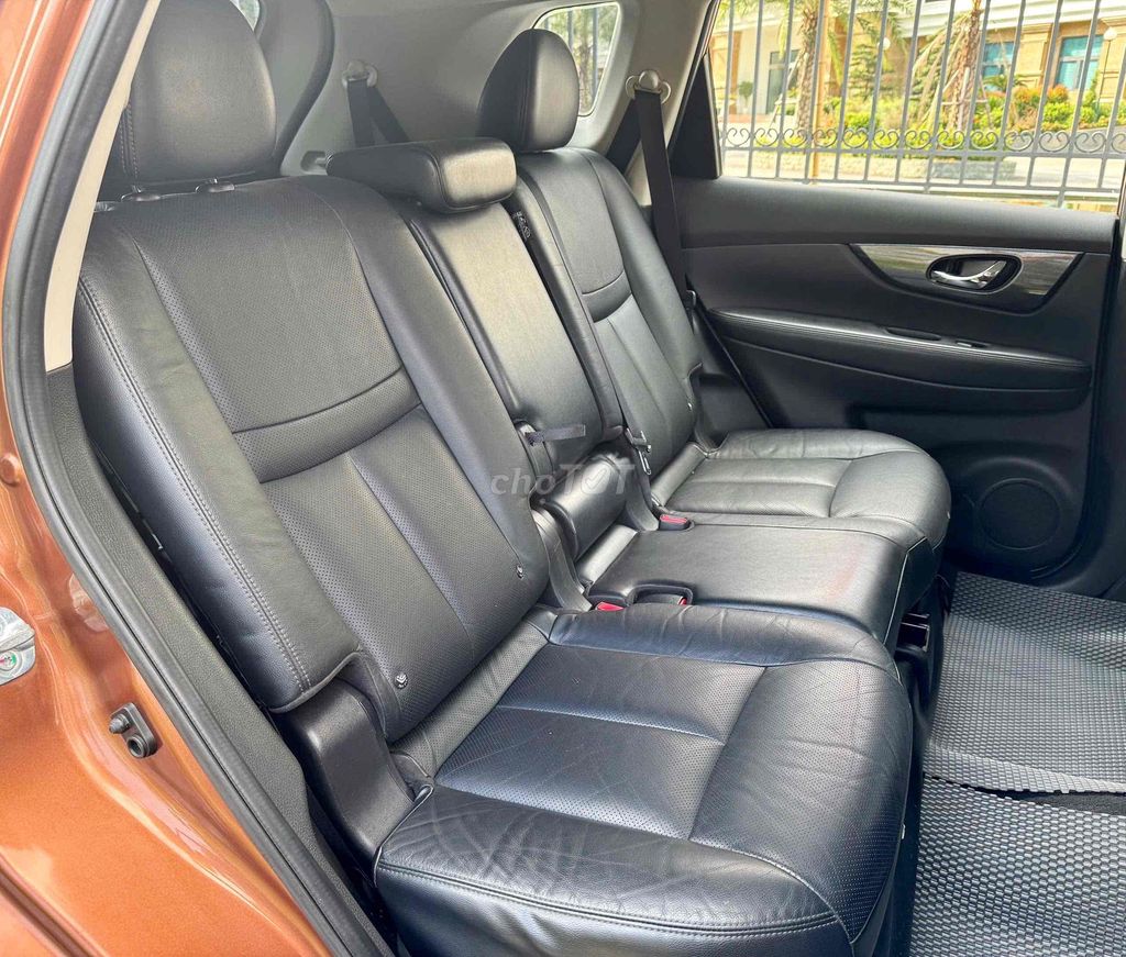 Nissan X trail 2016 2.5 SV 4WD - 10 km. Mua bán Ô tô tại Quận Cầu Giấy Hà Nội được đăng bởi Tuấn Hưng hình 8