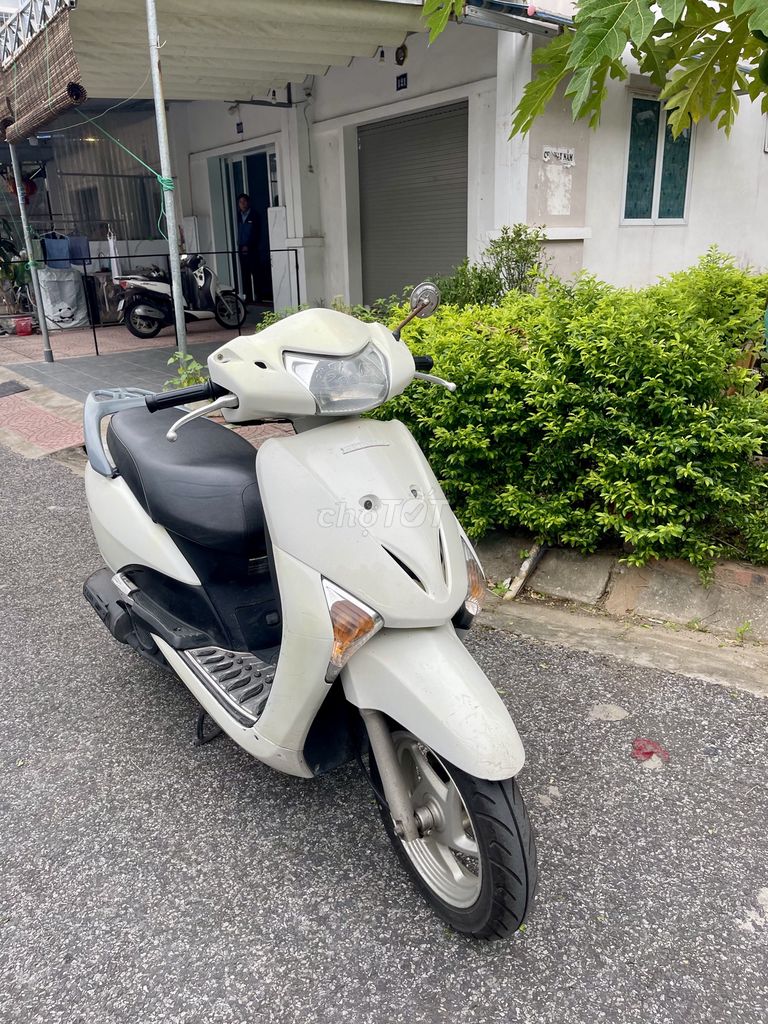 Xe máy Honda Lead màu trắng tiết kiệm nhiên liệu. Mua bán Xe máy tại Huyện An Dương Hải Phòng được đăng bởi Damvan hình 2