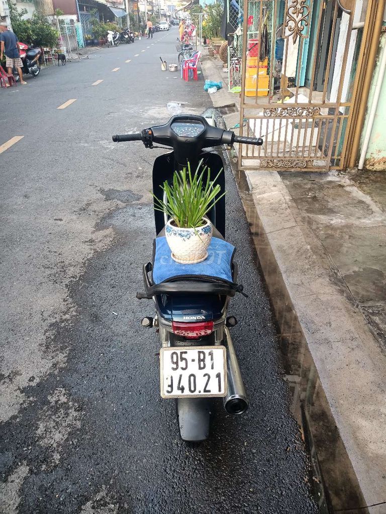 Honda wave @ 2002. Mua bán Xe máy tại Quận Thốt Nốt Cần Thơ được đăng bởi Tấn Phát hình 2