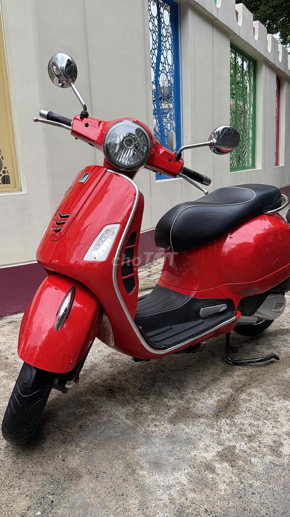Пьяджо GTS Super 125 i-Get 2019, красный АБС
