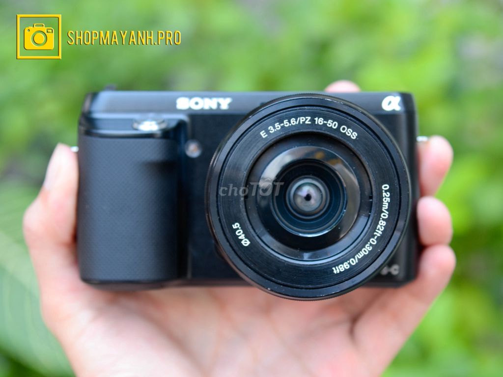Sony Nex F3 + kit, nhỏ gọn lấy nét, quay phim tốt.