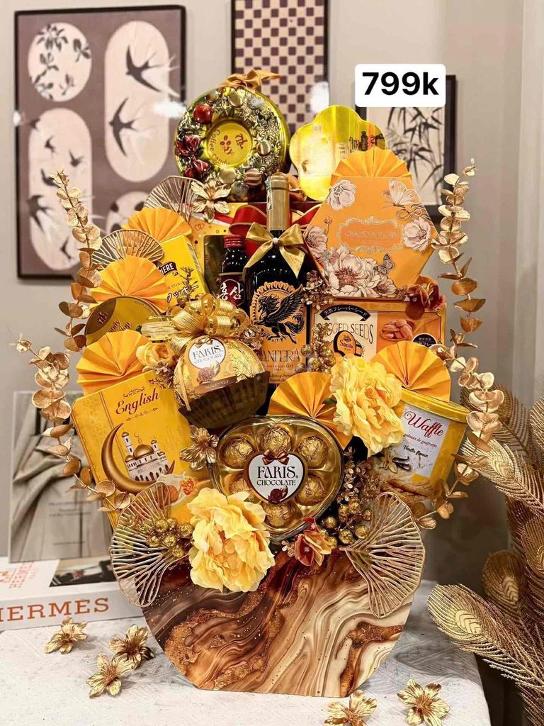 Giỏ quà Tết Vàng Xanh. Mua bán Đồ ăn, thực phẩm và các loại khác tại Thị xã Phước Long Bình Phước được đăng bởi Vườn Hoa hình 1