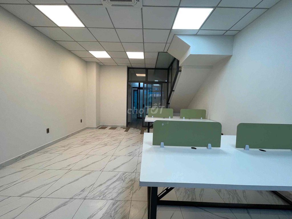 văn phòng trệt 5x21 full nội thất Vạn Phúc City