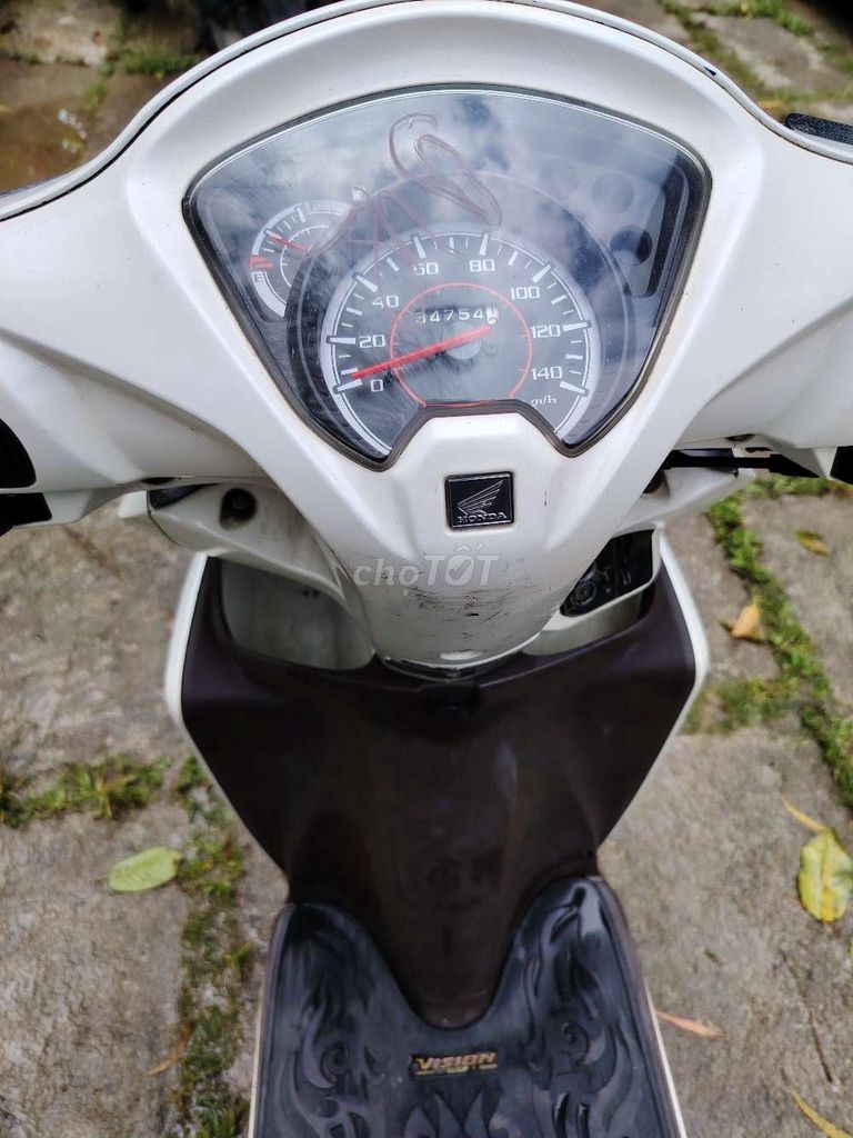 Bán vision 2016 tình trạng tốt, 2 vỏ mới thay. Mua bán Xe máy tại Thành phố Đà Lạt Lâm Đồng được đăng bởi Nguyễn Danh Trí hình 4