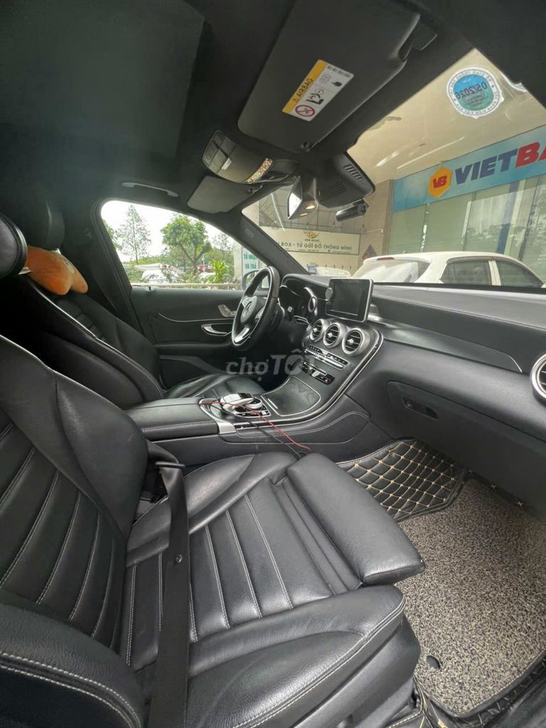 Mercedes Benz GLC 2018 300 4MATIC - 80000 km. Mua bán Ô tô tại Quận Nam Từ Liêm Hà Nội được đăng bởi Dương thị Kim Thanh hình 4