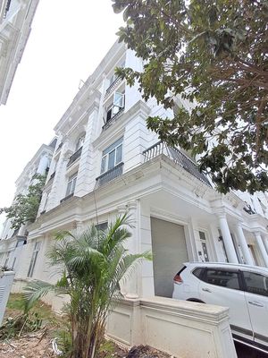Bán liền kề Louis Đại Mỗ- 100m- 5 tầng xây thô- lô góc 3 thoáng- 30 tỷ. Mua bán nhà ở tại Quận Nam Từ Liêm Hà Nội được đăng bởi Ms Thơm