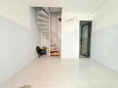 NHÀ NGUYÊN CĂN NGAY CHỢ HỒ THỊ KỶ GẦN UEH, CĐ KINH TẾ, HOA SEN QUẬN 10