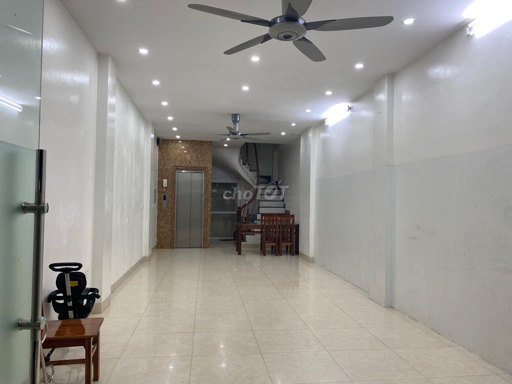 Cho thuê tầng 1 khu nhà thấp tầng KĐT gelexia - 885 tam trinh