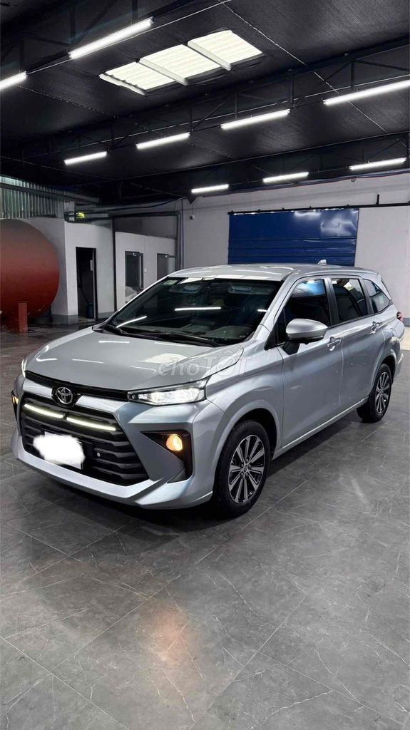 Toyota Avanza Premio 2022 Автомат Серебристый